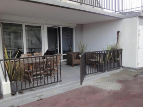 Appartement 4 pers, accès direct plage, terrasse au soleil - FR-1-482-150